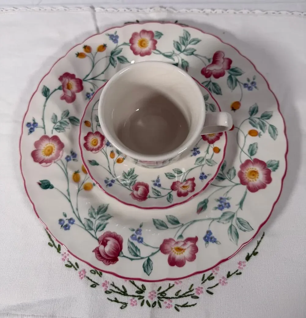 Vintage Churchill Briar Rose 3 Pc Place Setting 10